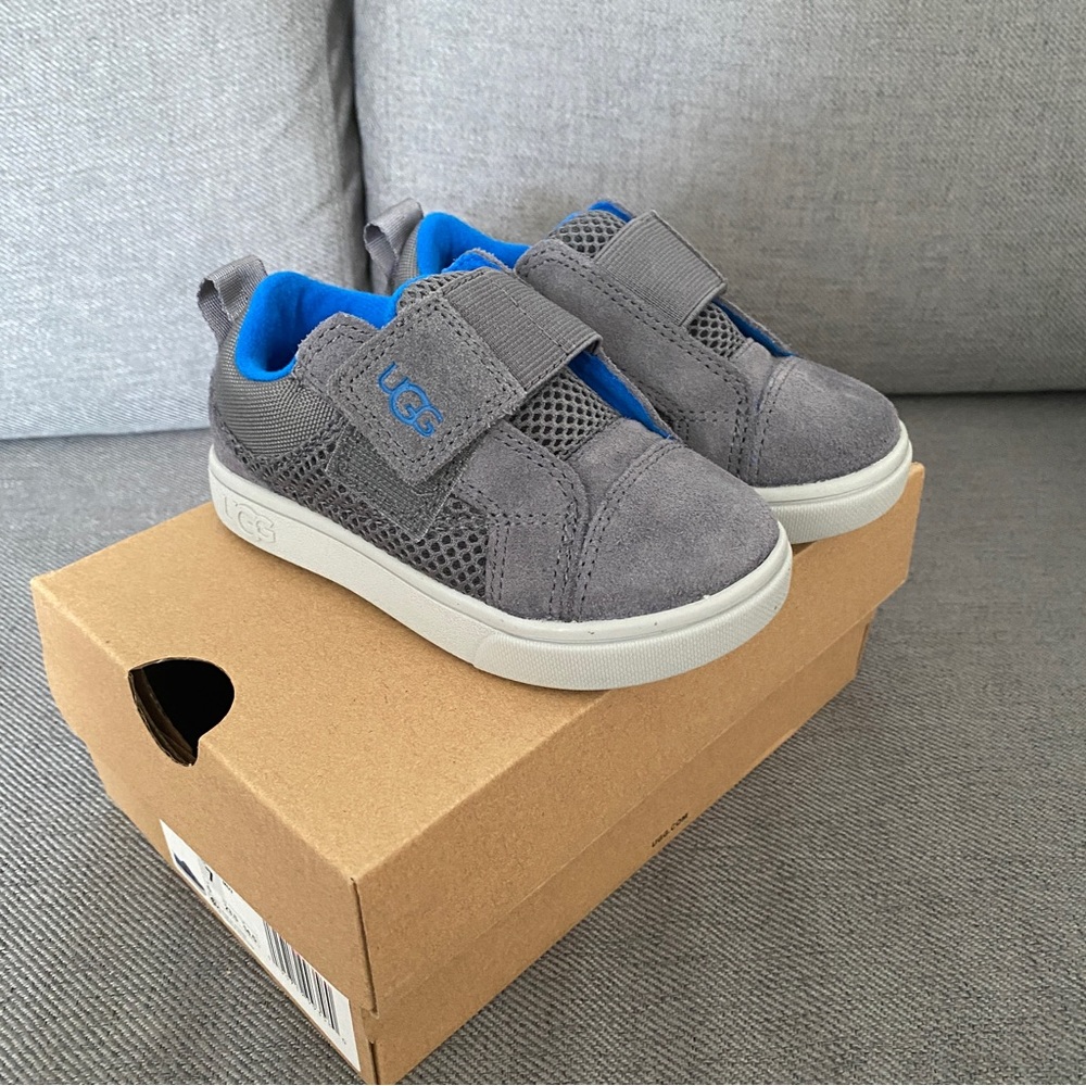 Uggs Toddler Shoes Size 7